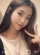 今天化了一個(gè)美美的妝，腫脹已經(jīng)基本消失了，恢復(fù)的不錯(cuò)