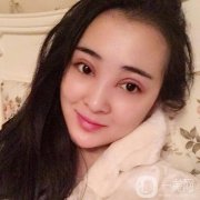 雖然已經(jīng)做好了去做雙眼皮手術(shù)的準(zhǔn)備，但是進(jìn)入手術(shù)室之后，我還是無比的緊