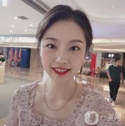 黑眼圈實(shí)在是太嚴(yán)重了，而且皮膚特別的暗黃，終我還是決定要去