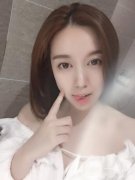 現(xiàn)在是雙眼皮修復(fù)后的第八天，也是拆線后的第二天，雖然眼睛還是有點腫，但