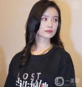 金色項(xiàng)鏈：從老氣到時(shí)尚，如何挑選和佩戴