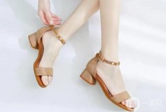 別再穿舊鞋了！新款涼鞋讓你輕松成為時(shí)尚達(dá)人