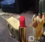 紅色系口紅：經(jīng)典與新潮的碰撞，總有一抹紅適合你